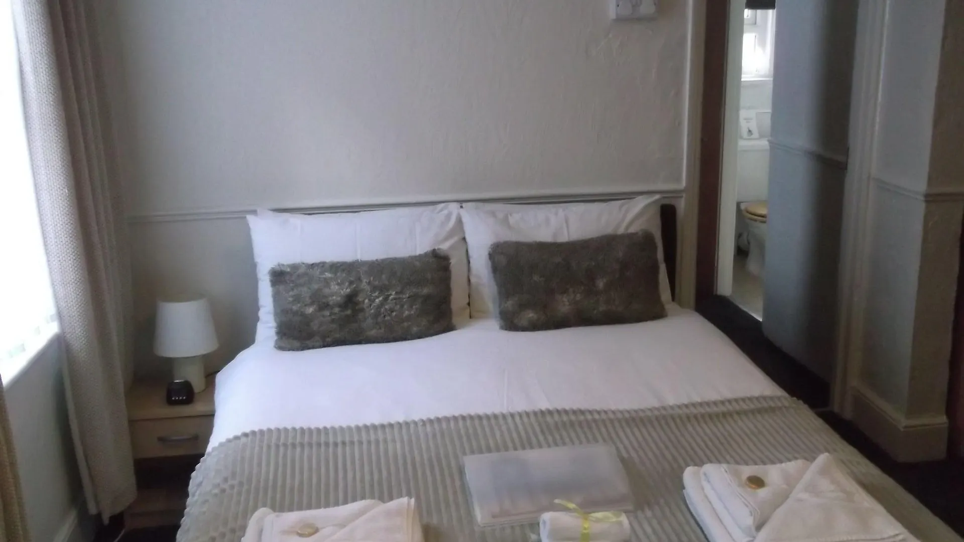 Atlantis Hotel Blackpool Bed & Breakfast